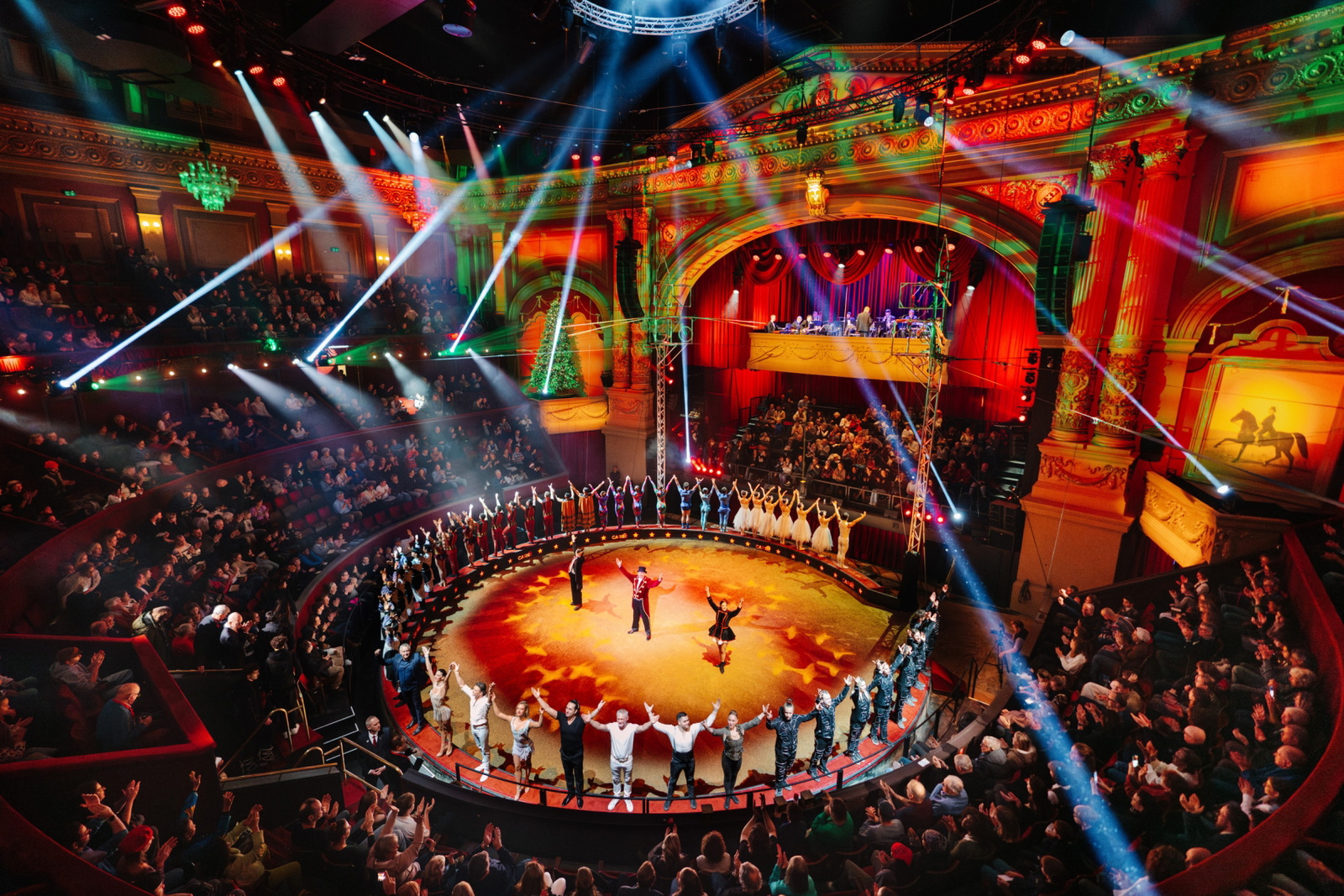 wereldkerstcircus-voorstelling-carre-amsterdam_1