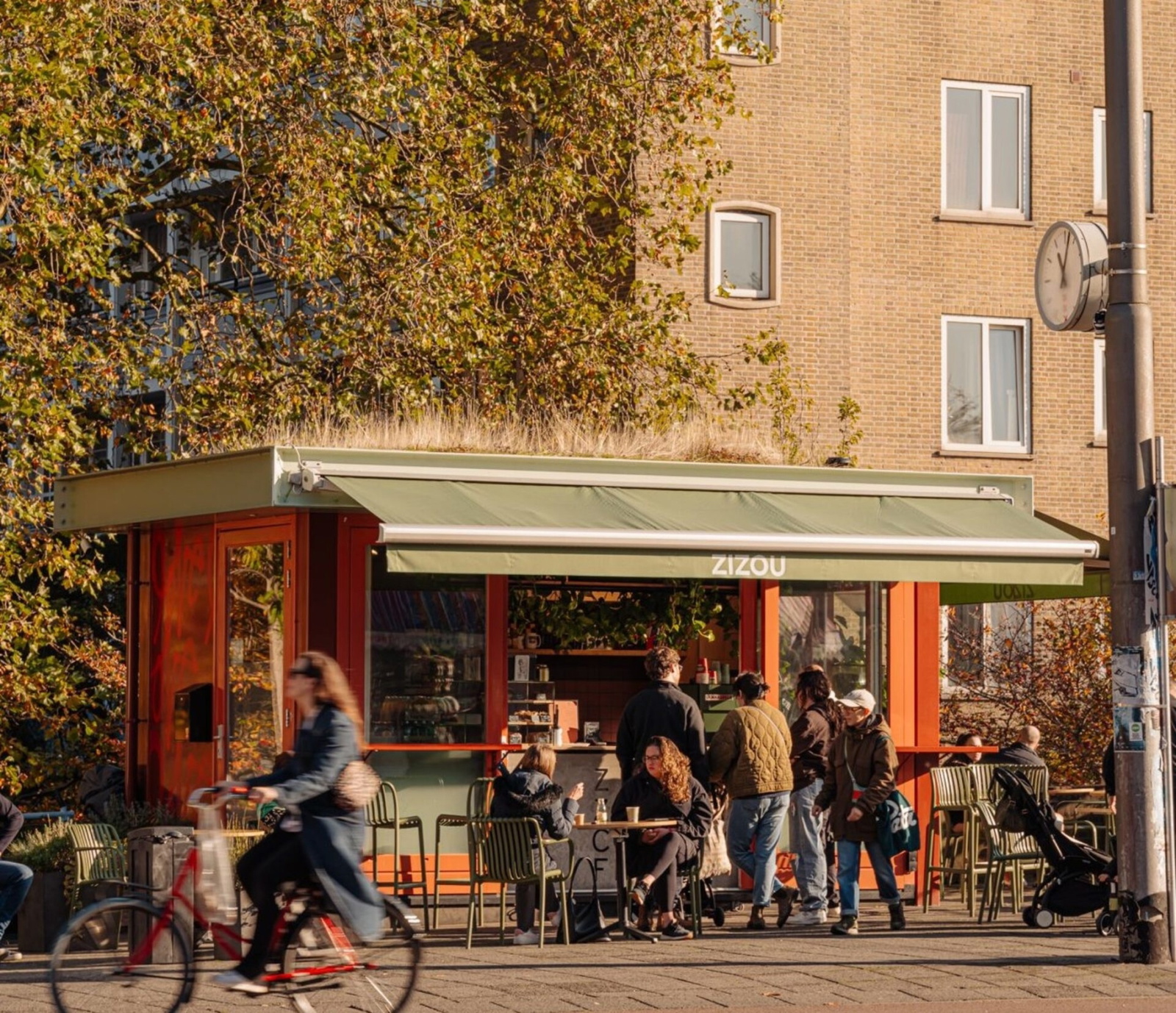 zizou-baars-coffee-shop-amsterdam_1